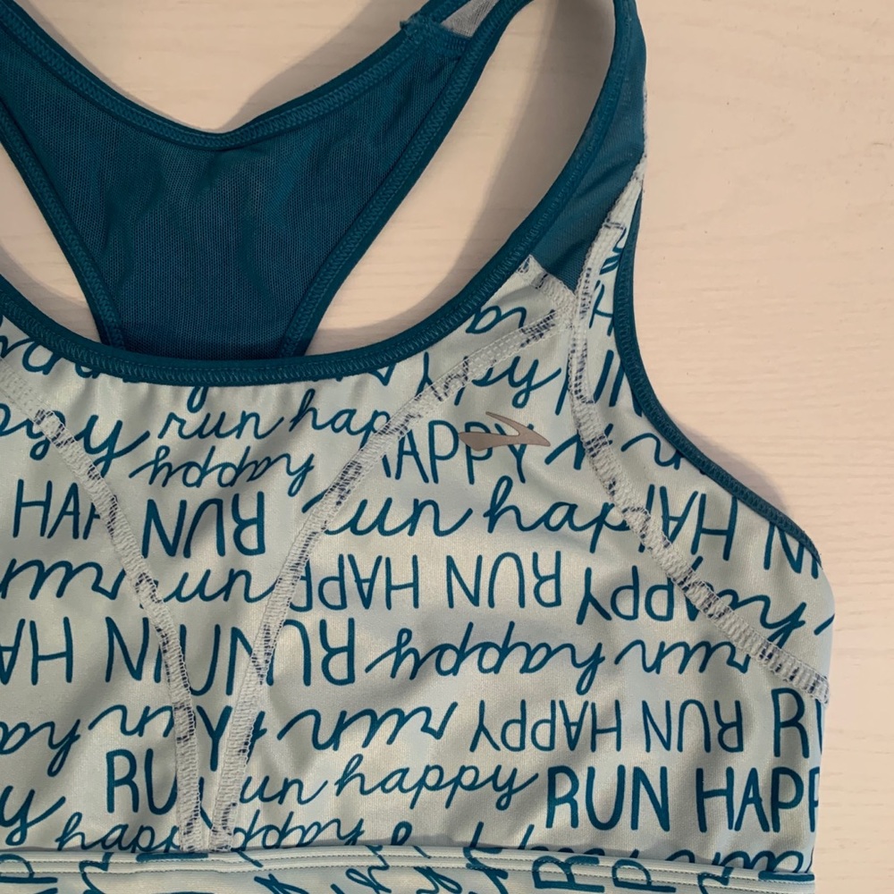 New- Brooks sport bra size small